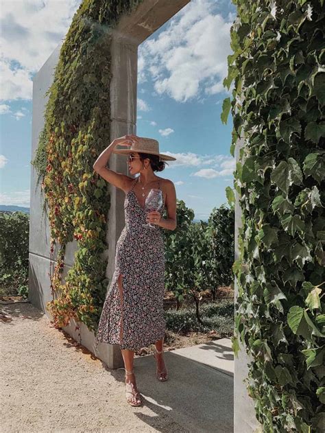 Exactly What To Wear To A Winery Chic Wine Tasting Outfits
