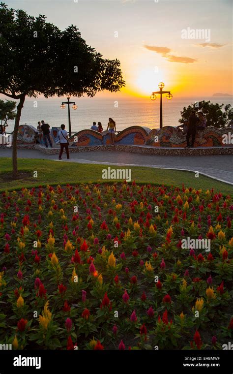 El Parque Del Amor Lovers Park Miraflores Lima Peru Stock Photo Alamy