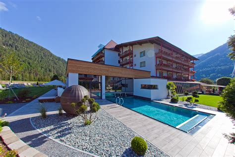 Hotel Truyenhof, Ried im Oberinntal, Österreich | Escapio