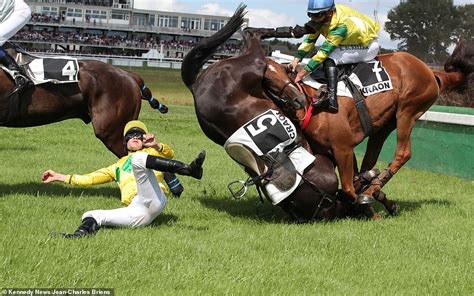 Jockey Is Left With A Broken Jaw When Horse Somersaults Daily Mail Online