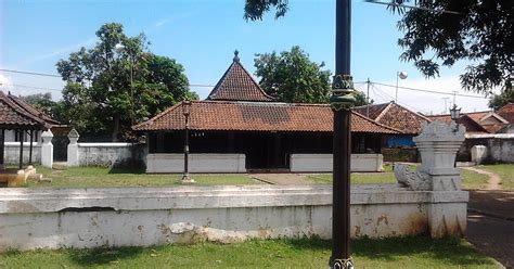 First media cirebon, kota cirebon. Keraton Kasepuhan in Cirebon, Indonesia | Sygic Travel