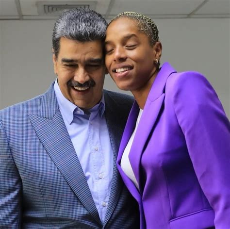 Medallista olímpica Yulimar Rojas se reúne con el Pdte Nicolás Maduro