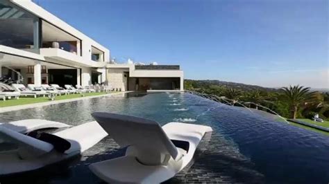 Most often, international buyers look for classic stone houses and mansions close to natural landmarks, such as the niagara river and banff national park, or country homes situated near a lake or a forest. Perks galore inside $250 million dollar mansion
