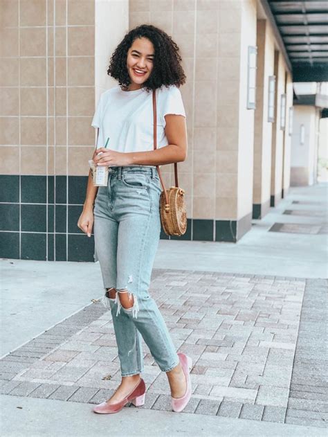 3 Chic Ways To Style Mom Jeans Mom Jeans Outfit Spring Mom Jeans