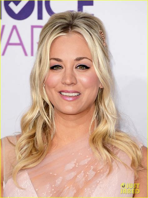 Kaley Cuoco - People's Choice Awards 2013 Red Carpet: Photo 2787707 | 2013 People's Choice ...