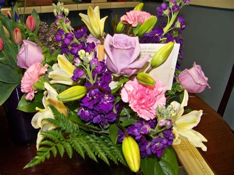 Enquira provides a local business directory of bismarck florists. Flowers from Kass and Ken