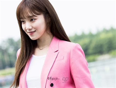 Lee began her entertainment career as a model where she competed at the local super she acted in the television dramas cheese in the trap and the doctors before taking her first leading role as the titular character in weightlifting fairy kim. Lee Sung-kyung Image #63534 - Asiachan KPOP Image Board