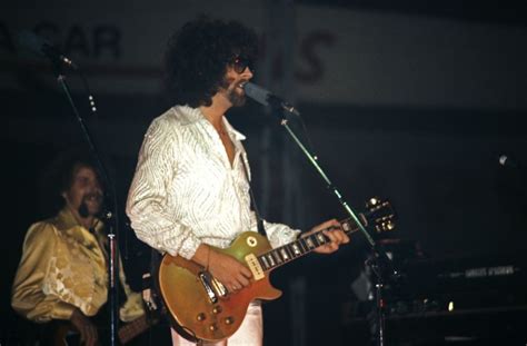His last marriage was to sani kapelson lynne. Dr. Jazz - Electric Light Orchestra - 1978