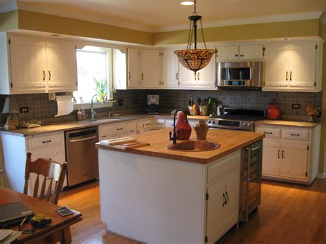We offer free kitchen design. Wheaton Cabinets | Cabinets Matttroy