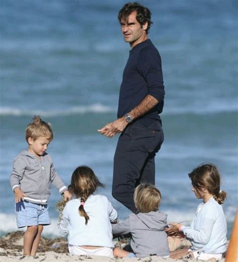 The world no.3 loves to have his daughters and his wife close by wherever he travels. Pin by Sizzohn on iconic | Roger federer family, Roger ...