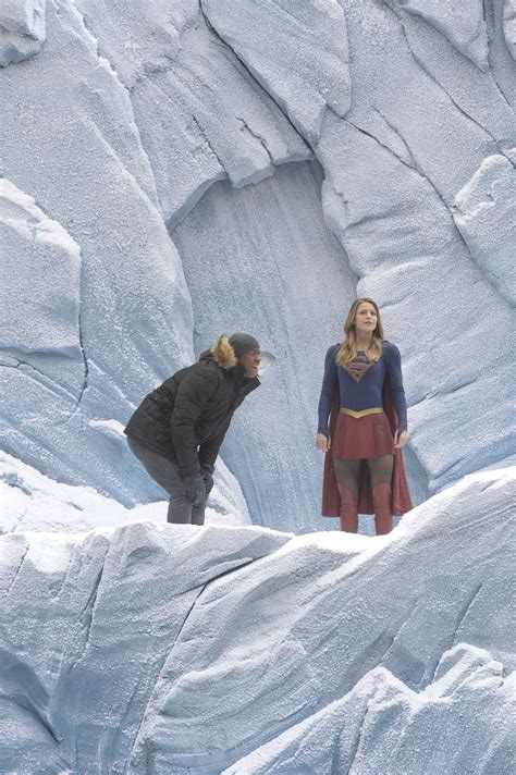 First Look Supergirl Heads To Supermans Fortress Of Solitude