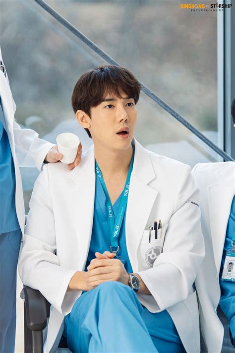 New poster and still added for the korean drama 'hospital playlist'. Yoo YeonSeok Drama Poster Shooting Of "Hospital Playlist ...