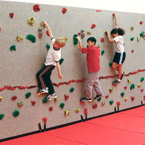Climbing Traverse Walls For School Gyms