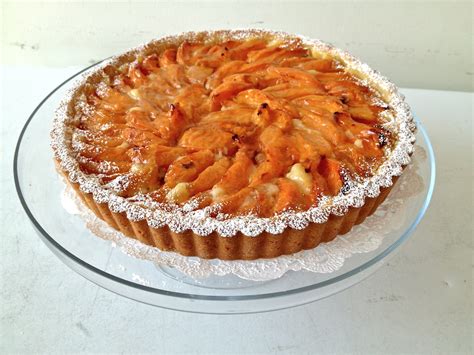 Tarte Amandine aux Abricots (Apricot Almond Cream Tart