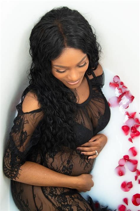 Many ideas and recipes for old breastmilk. My milk bath mini maternity session | Maternity session ...