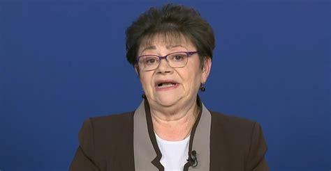 Müller cecília szerint ha az emberek kellő fegyelemmel kibírják a húsvétot, akkor a járvány a közeljövőben tetőzhet. Müller Cecília: Nem kell kétségbe esnie annak, akit ...