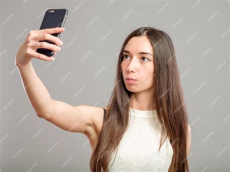 여자는 Selfie를 복용 프리미엄 사진