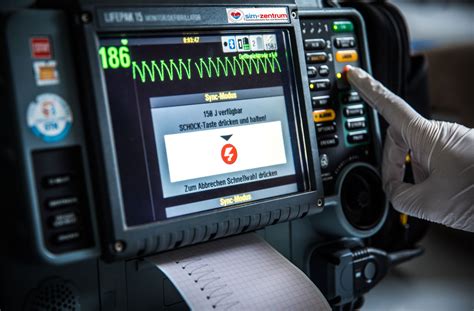 It is a quick and painless procedure. EKG Training - sim-zentrum