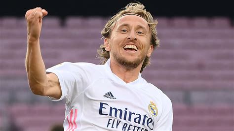The 2018 ballon d'or winner dragged messi to the ground in the second period. Luka Modric: "¿Mi futuro? Todavía tengo un año en el Real ...