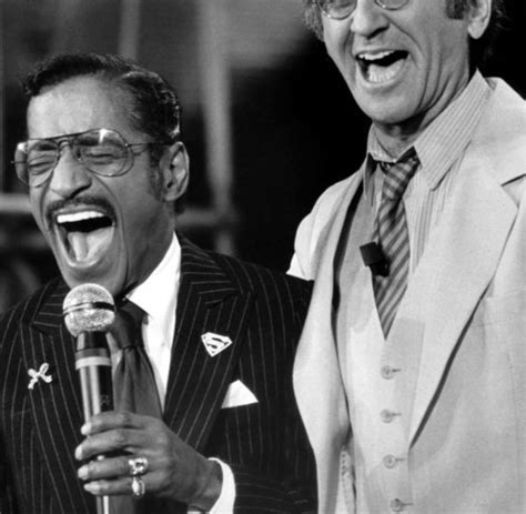 1982 trifft alfred biolek den entertainer sammy davis jr. TV-Legenden: Das große ABC der Fernseh-Moderatoren ...