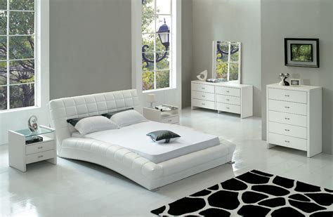 18 Excellent Bedroom Designs With White Furniture That Will Impress You