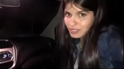 amiga de la universidad la llevo a su casa y me chupa la verga para agradecerme video completo