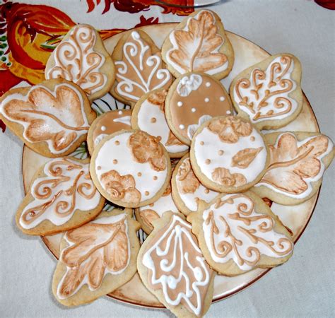 Fall leaf cookies #fall cookies #fall ideas #leaf cookies | Leaf cookies, Cookie decorating, Cookies