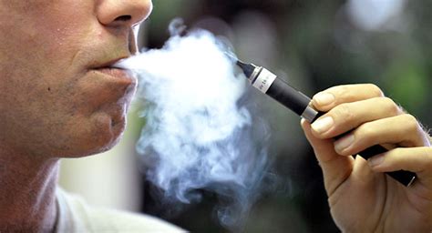 Chicago Ban On Indoor E Cigarette Smoking Takes Effect Today Guardian