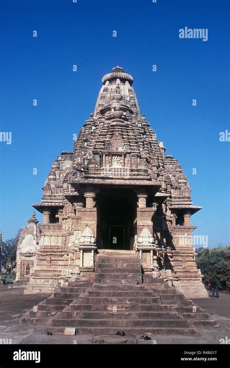 Entrance Of Vishvanatha Temple Khajuraho Madhya Pradesh India Asia