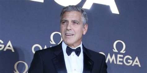 Baik itu di kantor maupun di kua. George Clooney - Amal Alamuddin kantongi surat izin ...