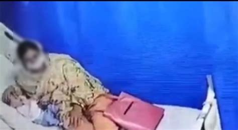 اسپتال میں سگی ماں کی اپنے ہی کم سن بچے کو مارنے کی کوشش، نرسز نے بچالیا Mm News Urdu