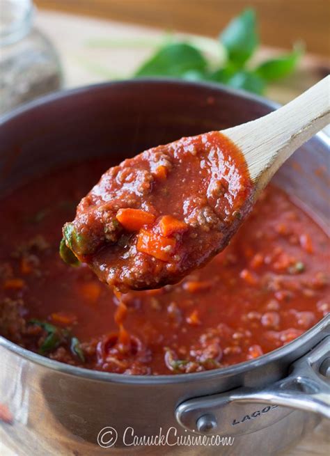 This is what spaghetti and tomato sauce is supposed to taste like. Spaghetti with Ground Beef Marinara Sauce - a quick weeknight staple for the whole family - easy ...