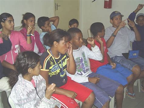 Meninos Do Uirapuru Educandos Aprendem Linguagem De Sinais Para Melhor