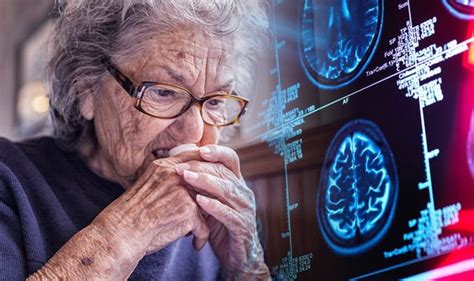 Dementia symptoms: Seven common warning signs of the condition you need ...