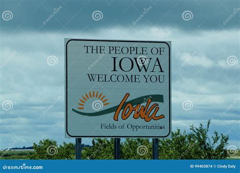 A Sign At The Iowa State Line Editorial Stock Image Image Of Sill