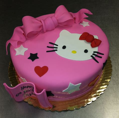 Giling fondant memakai rolling pin dan tutup cake dengan fondant hingga menutupi seluruhnya. Fondant Hello Kitty - 826K - The Bake Works