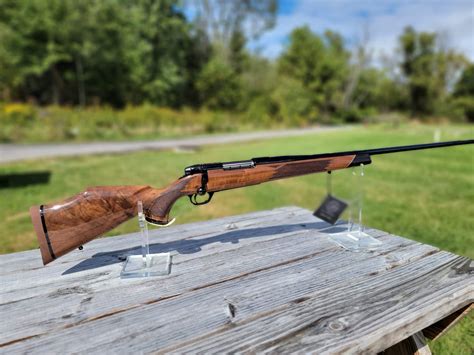 Weatherby Mark V Deluxe 300 Wby Mag 26 Barrel 3 Rounds Walnut Stock