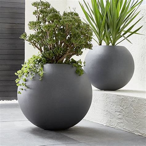 Shop at robert dyas to discover our great offers on planters, plant and garden pots. 26 best Modern Indoor Planters images on Pinterest ...