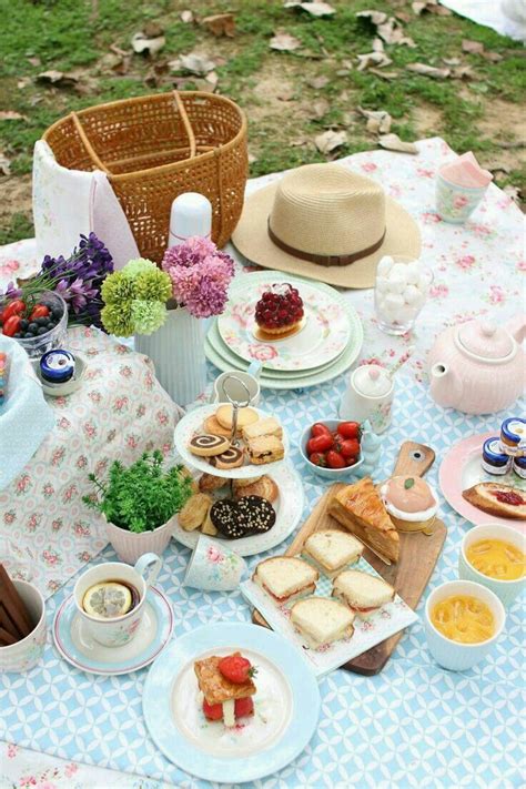 This summer, embark on exciting adventures and let go of your inhibitions. lovely picnic | Picnic foods, Breakfast picnic, Food