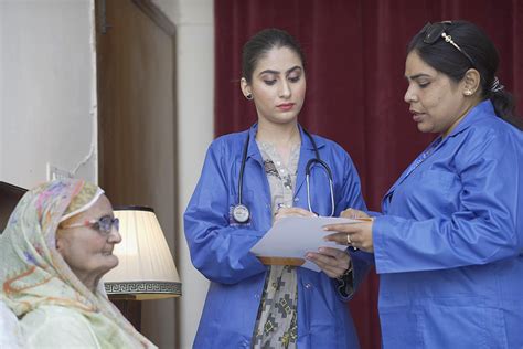 Patient Care At Home Home Nursing Care In Lahore Elderly Care