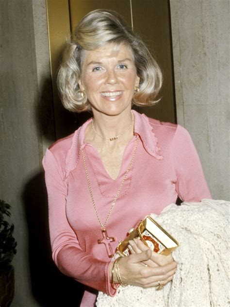 Day At The 46th Annual Academy Awards In 1974 Hollywood Star Hollywood Fashion Hollywood