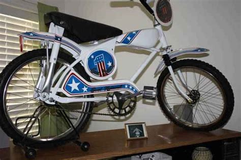 A more in depth video will come along at a later. 1976 Evel Knievel Bicycle. i had one of this when i was 8 ...