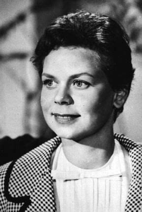 Schauspielerin andrea gerhard arzthelferin vom bergdoktor im liebesglück. Ruth Stephan (* 27. Oktober 1925 in Altona; † 8. August 1975 in Berlin) war eine deutsche ...