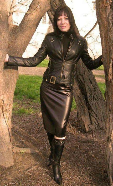 Mature Lady In A Cool Black Leather Outfit Laurethdysiac Black Leather Skirts Leather Dresses