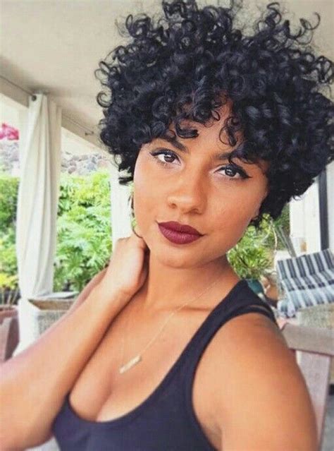 Short Curly Hairstyles For Women Curly Bob Hairstyles Curly Hair Cuts Short Hair Cuts Easy