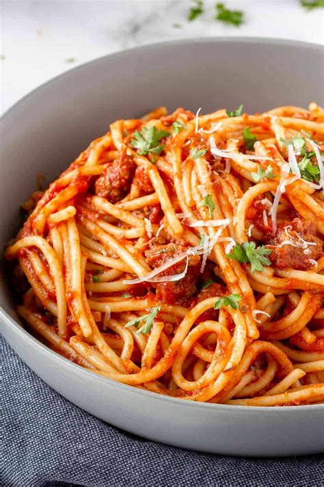 This Easy Spaghetti Sauce Can Be Ready To Serve Before You Ve Even Finished Boiling The Pasta