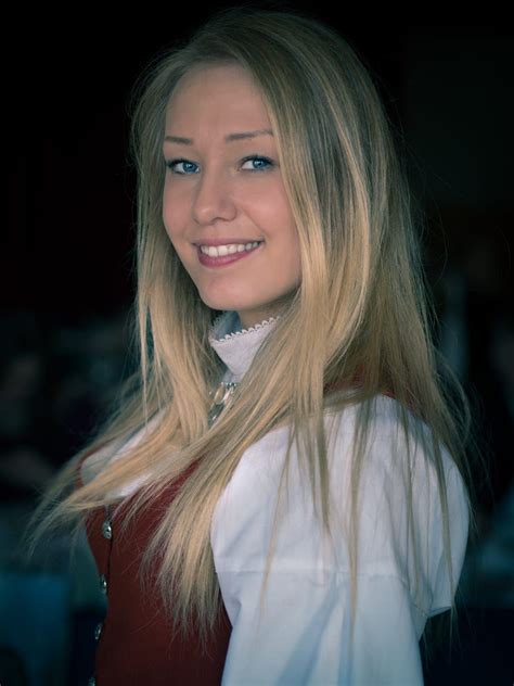 Long Haired Blonde In German Dirnl Dress White Shirt And Smile Long Hair Styles Hair Hair Styles
