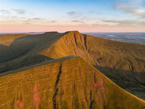 Pen Y Fan Horseshoe Hike Guide Brecon Beacons National Park — Oh What