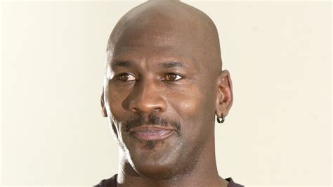Why You Dont See Michael Jordan On Hanes Commercials Anymore