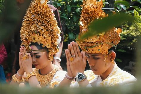 Balinese Blessing Ceremony Bali Wedding Ceremony Sari Riset
